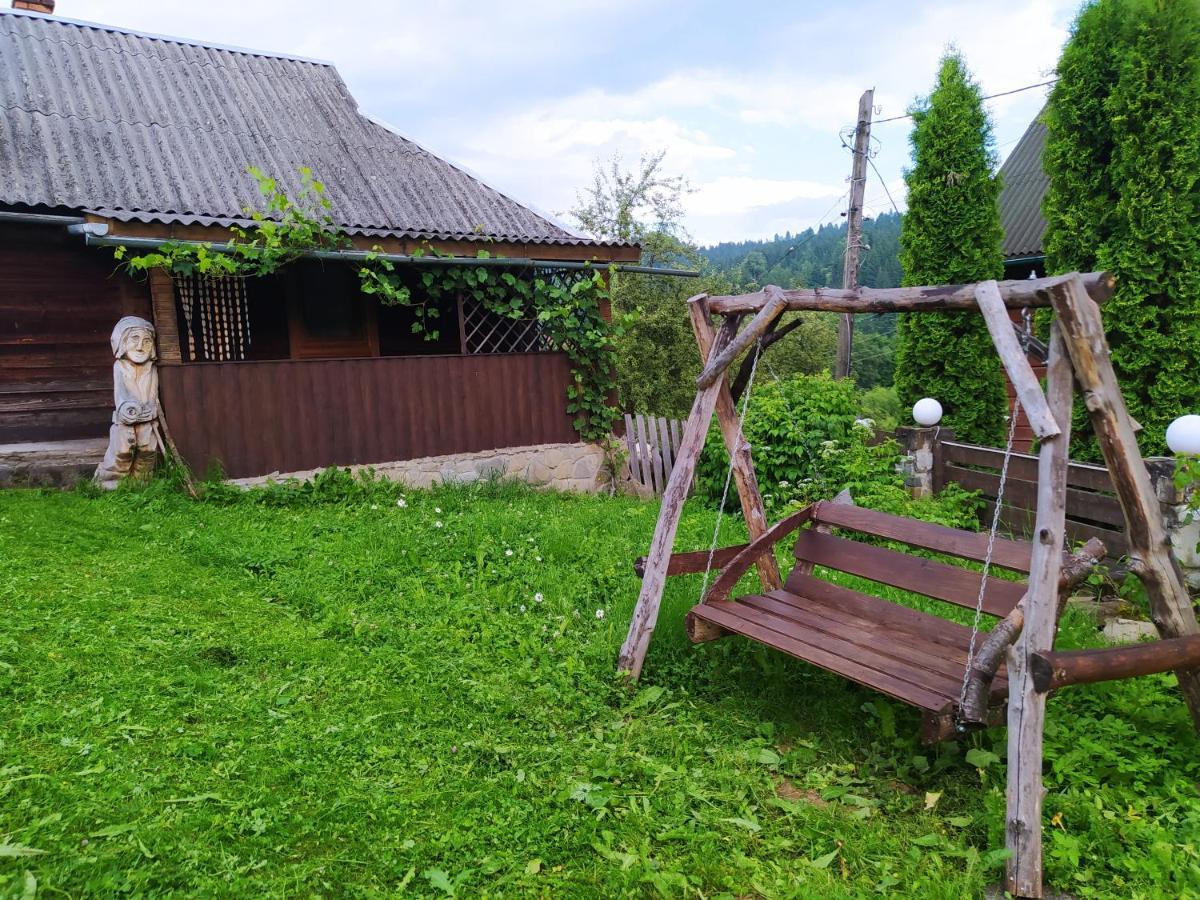 Starovitska Hata - Ethno-Cottage Verkhovyna Eksteriør billede