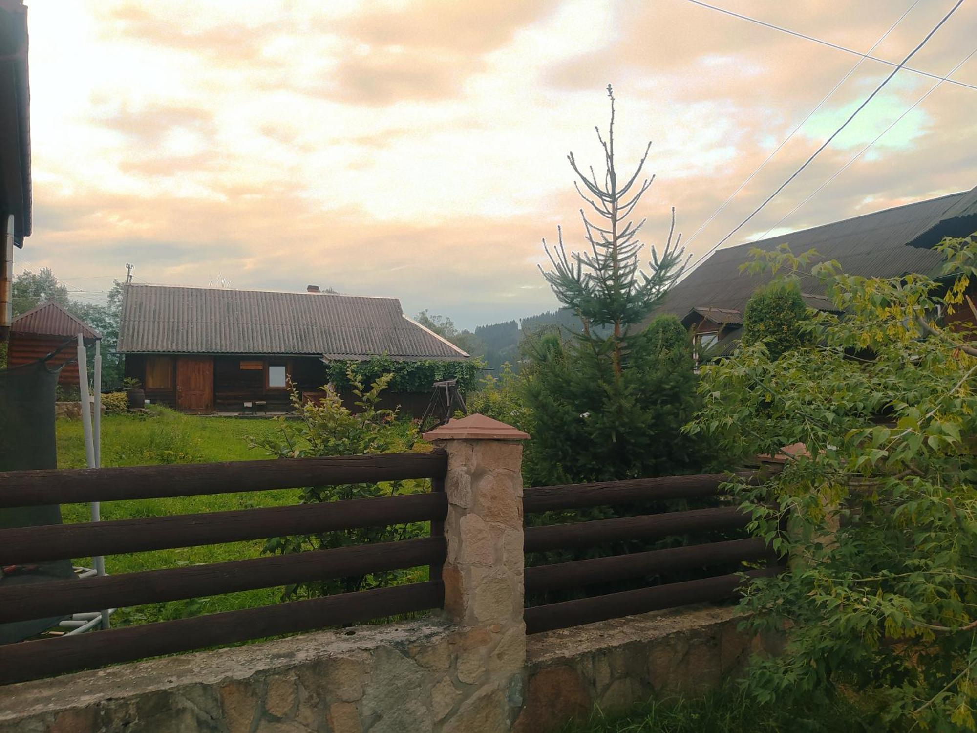 Starovitska Hata - Ethno-Cottage Verkhovyna Eksteriør billede