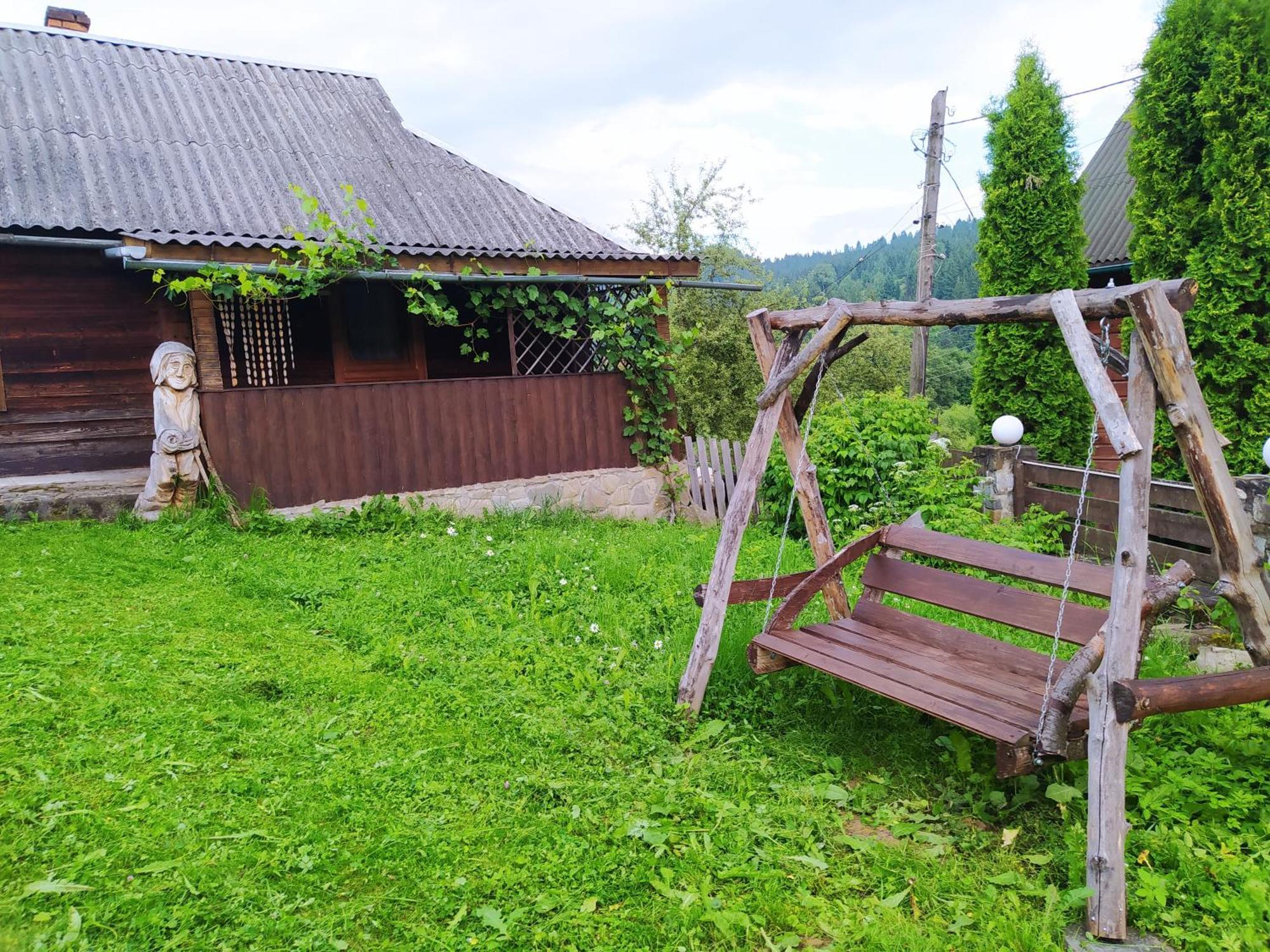 Starovitska Hata - Ethno-Cottage Verkhovyna Eksteriør billede