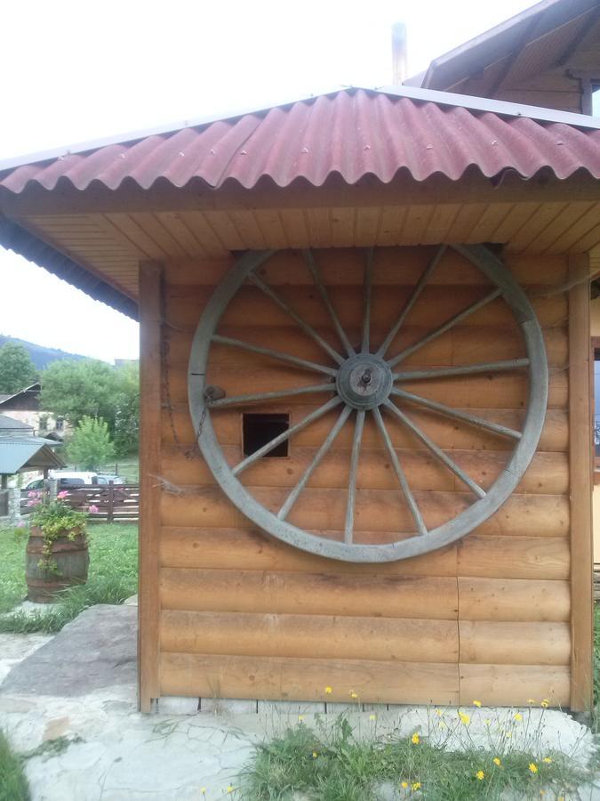 Starovitska Hata - Ethno-Cottage Verkhovyna Eksteriør billede